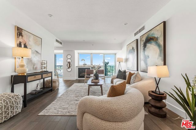 13600 Marina Pointe Drive, 1904