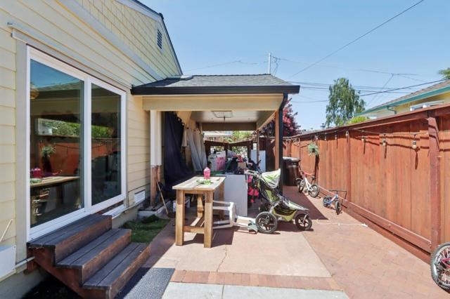 124 Glenview Street, Santa Cruz CA: https://media.crmls.org/mediaz/883299f0-b7c9-403e-a133-4f9a6b564409.jpg