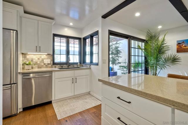 Image 9 of 49 For 8666 Villa La Jolla Drive  4