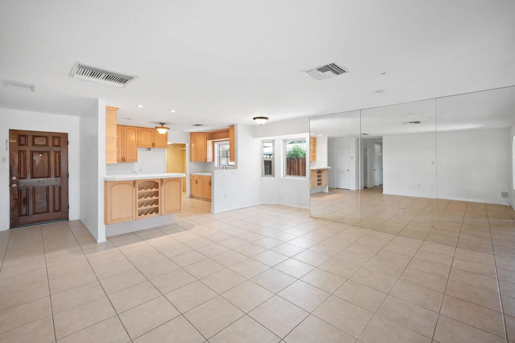 MLS #219132767DA img 1