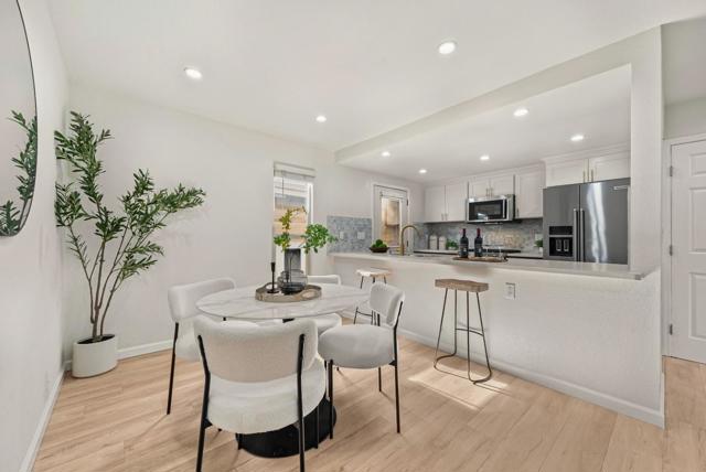 220 Red Oak Drive, Sunnyvale CA: https://media.crmls.org/mediaz/883368fd-0ae1-4a93-9880-2a8d5a6bf81e.jpg