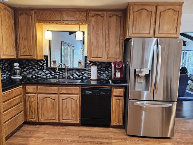 40575 Blacow Road, Fremont CA: https://media.crmls.org/mediaz/88336c37-4626-4b80-ab91-29f8cf9bf045.jpg
