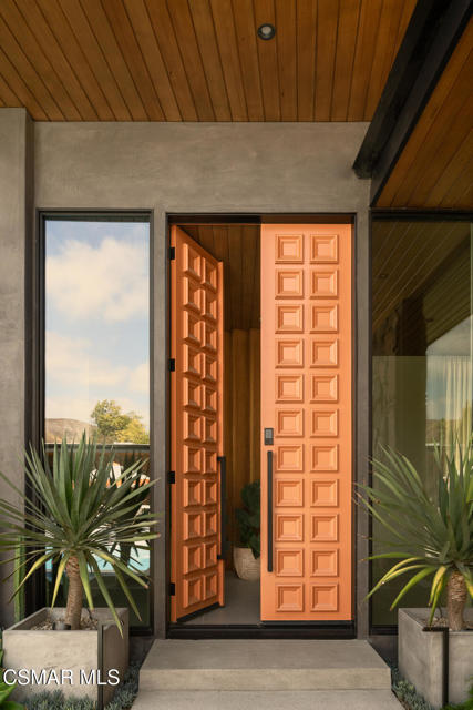 821 Emerson Street, Thousand Oaks CA: https://media.crmls.org/mediaz/883377d2-6eb2-48fc-927c-516aa551fdc0.jpg