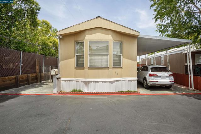 55 PACIFICA AVE, Bay Point CA: https://media.crmls.org/mediaz/8833f34c-92d2-4c69-97e5-56ed988ce169.jpg