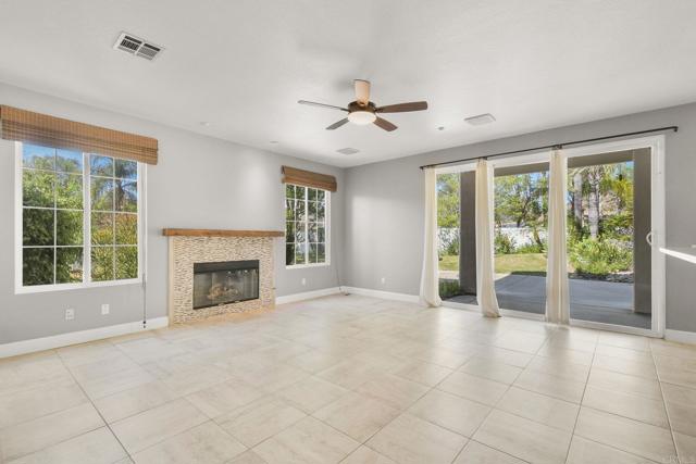 Detail Gallery Image 23 of 72 For 3156 Willow Creek Pl, Escondido,  CA 92027 - 5 Beds | 4 Baths