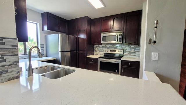 Detail Gallery Image 2 of 16 For 2625 Pirineos Way #224,  Carlsbad,  CA 92009 - 2 Beds | 2 Baths