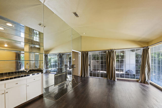 43755 Via Palma, Palm Desert CA: https://media.crmls.org/mediaz/8834c921-3b46-461e-83aa-ec3165b0e77f.jpg