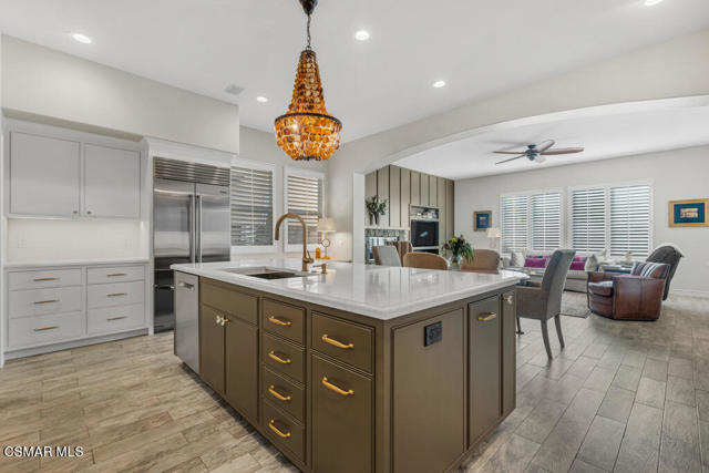 5937 Indian Terrace Drive, Simi Valley CA: https://media.crmls.org/mediaz/8834e273-b3fe-4141-8327-c2d0b8835e40.jpg