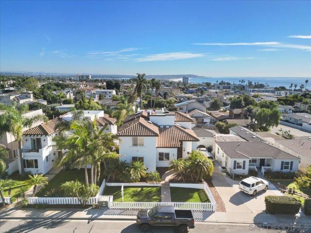 819 Van Nuys St, San Diego CA: https://media.crmls.org/mediaz/883544ab-4d4e-4982-b2e6-b7107dd1dd81.jpg