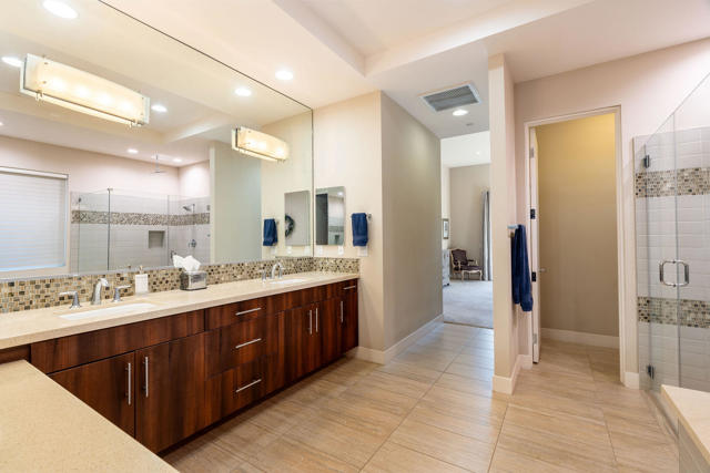 15 Via Montagna, Rancho Mirage CA: https://media.crmls.org/mediaz/8835df24-17c5-4b55-bcce-031ea232dc09.jpg