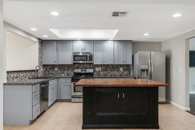 Image 10 of 42 For 22874 Canyon Lake Drive