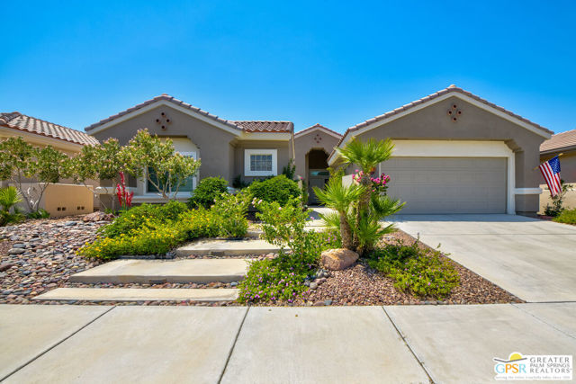 78797 Falsetto Drive, Palm Desert CA: https://media.crmls.org/mediaz/8836a0ec-5ac7-4d8f-9b60-98e19c7aec74.jpg