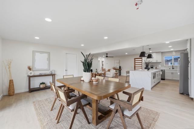 Detail Gallery Image 18 of 35 For 3296 via Bartolo, San Diego,  CA 92111 - 4 Beds | 3 Baths