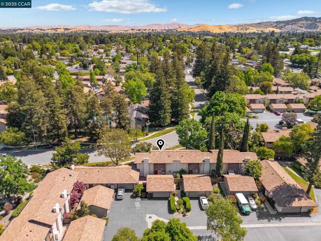 1618 Candelero Dr, Walnut Creek CA: https://media.crmls.org/mediaz/8836d196-eb87-426c-91a1-338196e61838.jpg