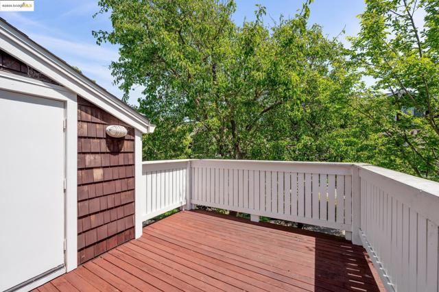 92 Marina Lakes DR, Richmond CA: https://media.crmls.org/mediaz/88370c8a-b133-4358-bd42-bbf3c2609cef.jpg