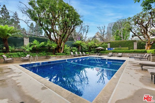 10106 Empyrean Way, Los Angeles CA: https://media.crmls.org/mediaz/883752c8-cea6-42bc-b264-527f57fa9e5a.jpg