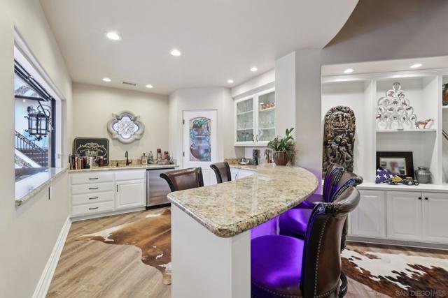 13371 Summit Cir, Poway CA: https://media.crmls.org/mediaz/8837f1ed-441e-402d-877d-056f28055a11.jpg