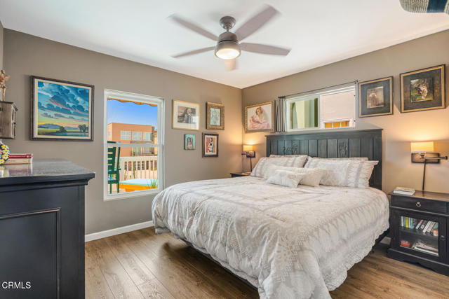 2120 Ocean Drive, Oxnard CA: https://media.crmls.org/mediaz/88383e13-cb8c-47c1-823e-10c5b1cbf35e.jpg