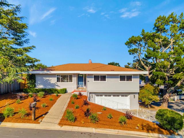 3300 Plateau Drive, Belmont CA: https://media.crmls.org/mediaz/883889a3-c6eb-42f8-b0ab-b31ec14094c1.jpg