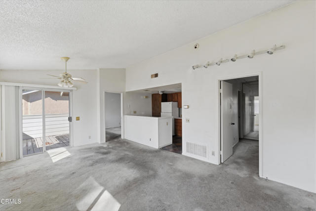 Detail Gallery Image 4 of 24 For 4651 Alamo St #F,  Simi Valley,  CA 93063 - 2 Beds | 2 Baths