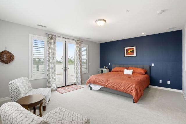 1017 Scarlet Way, Encinitas CA: https://media.crmls.org/mediaz/8838eff0-58e5-4ce5-b2af-2e17257139d4.jpg