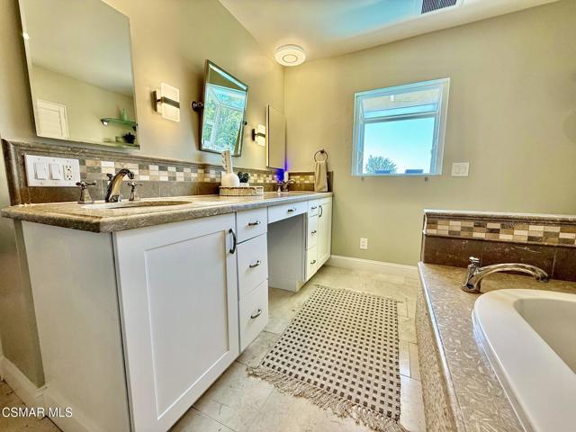 4809 Dunman Avenue, Woodland Hills CA: https://media.crmls.org/mediaz/88395dca-a1bd-4b11-95ed-bf7f1d6d6c31.jpg