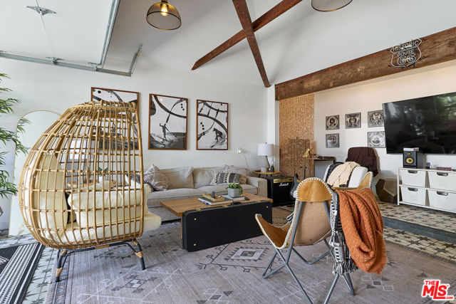 1 Bed Home for Sale in Los Angeles, California