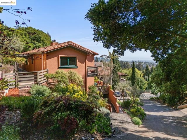 260 Alvarado Rd, Berkeley CA: https://media.crmls.org/mediaz/8839e199-bdab-4ea3-bcd9-07f690f65d91.jpg