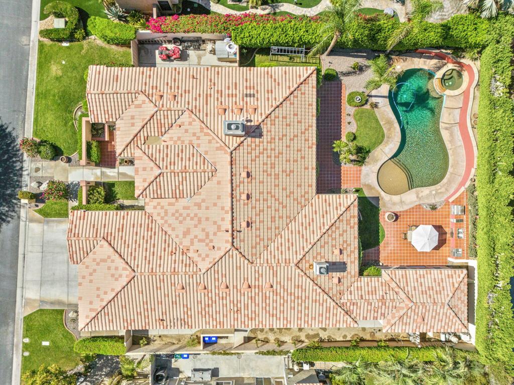 https://media.crmls.org/mediaz/883a54bd-ec4d-4ceb-99df-44df2b74f2fb.jpg?preset=X-Large