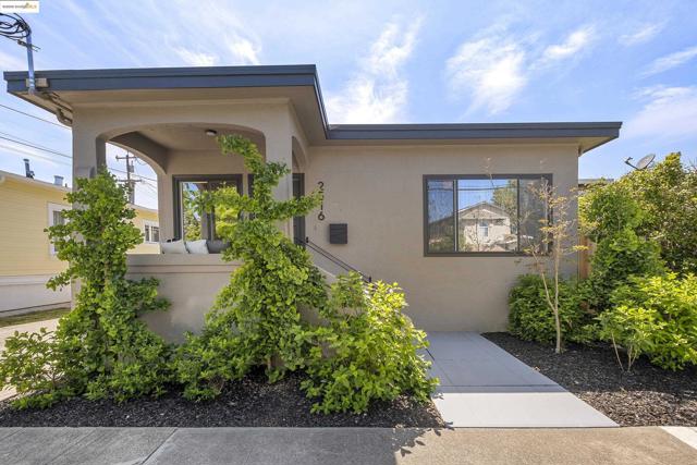 2516 Mathews St, Berkeley CA: https://media.crmls.org/mediaz/883b0ba5-b4bb-4f9b-9d06-0710244dabff.jpg