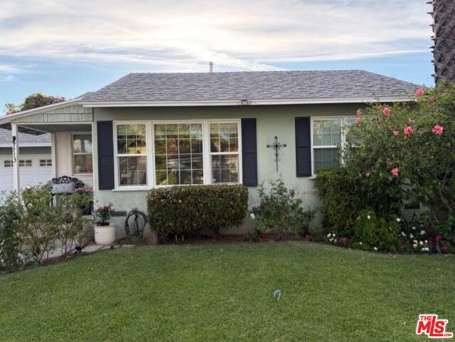 7713 Genesta Ave, Lake Balboa, CA 91406