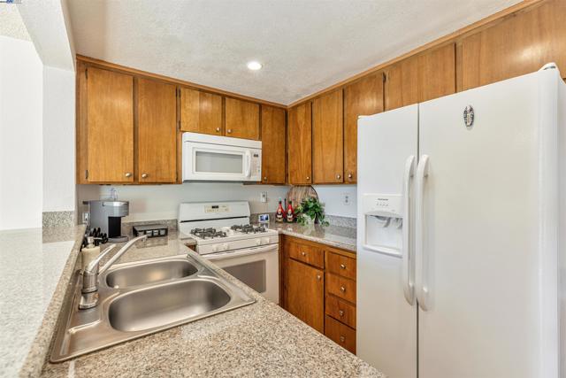 2013 Galloway Cmn, Livermore CA: https://media.crmls.org/mediaz/883b329e-7d22-482f-941e-da9d28299e5a.jpg