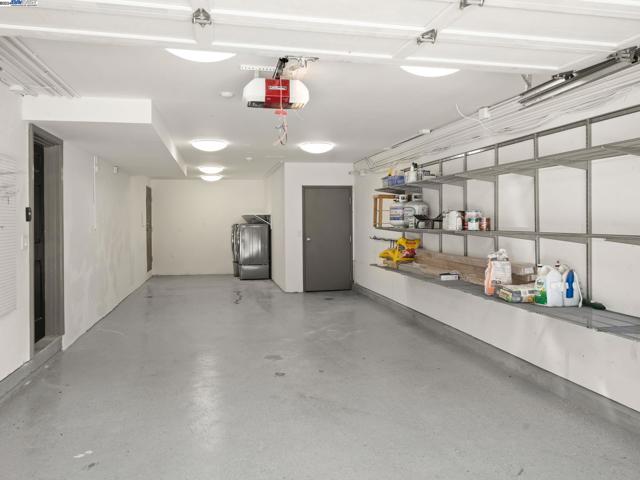 Image 36 of 44 For 2370 Francisco St