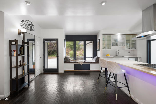 Detail Gallery Image 7 of 34 For 1445 Washburn Rd, Pasadena,  CA 91105 - 3 Beds | 2 Baths