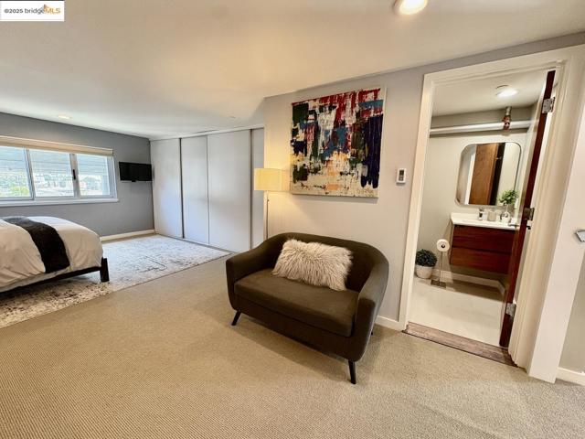 701 Pennsylvania AVE, San Francisco CA: https://media.crmls.org/mediaz/883ba5e2-00d0-40e6-944f-c57036bdc59a.jpg