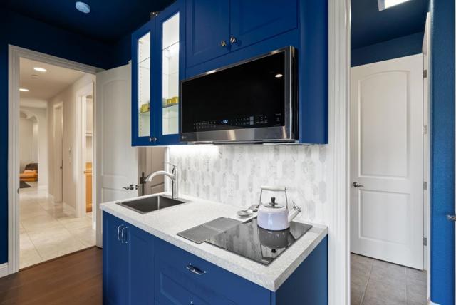 454 Upper Road, San Rafael CA: https://media.crmls.org/mediaz/883c7a76-5a5c-4cfe-b30a-8f14d559a432.jpg