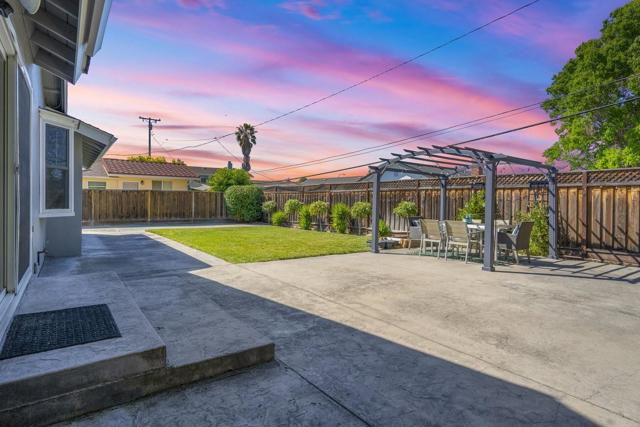 2371 Monroe Street, Santa Clara CA: https://media.crmls.org/mediaz/883c8f0d-6556-4538-99e7-42b97e17ca47.jpg