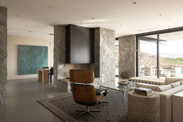 71270 Oasis Trail, Palm Desert CA: https://media.crmls.org/mediaz/883d4e25-03be-49c2-9fc2-680c39cdf5ec.jpg