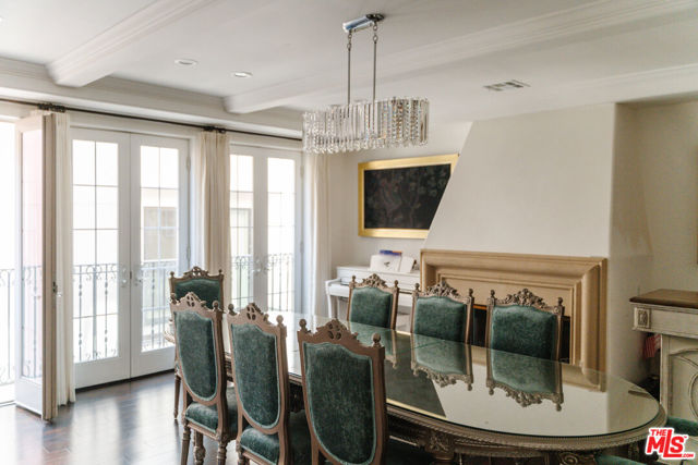 1835 Pandora Avenue, Los Angeles CA: https://media.crmls.org/mediaz/883d8c20-5268-45a3-a419-37e1bb5c47c8.jpg