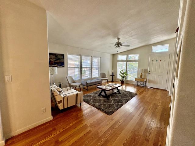 96 Sand Creek, Cathedral City CA: https://media.crmls.org/mediaz/883e2189-f6b3-476f-b078-0f572c3cebf9.jpg