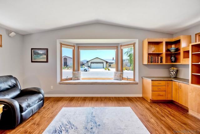 13144 Avenida Grande, San Diego CA: https://media.crmls.org/mediaz/883fb5b0-3eef-441a-ad8e-51bf5b3ba403.jpg