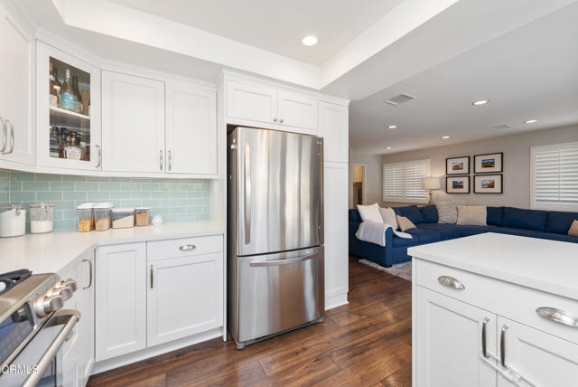 Detail Gallery Image 18 of 34 For 1525 Lyndhurst Ave, Camarillo,  CA 93010 - 4 Beds | 2/1 Baths