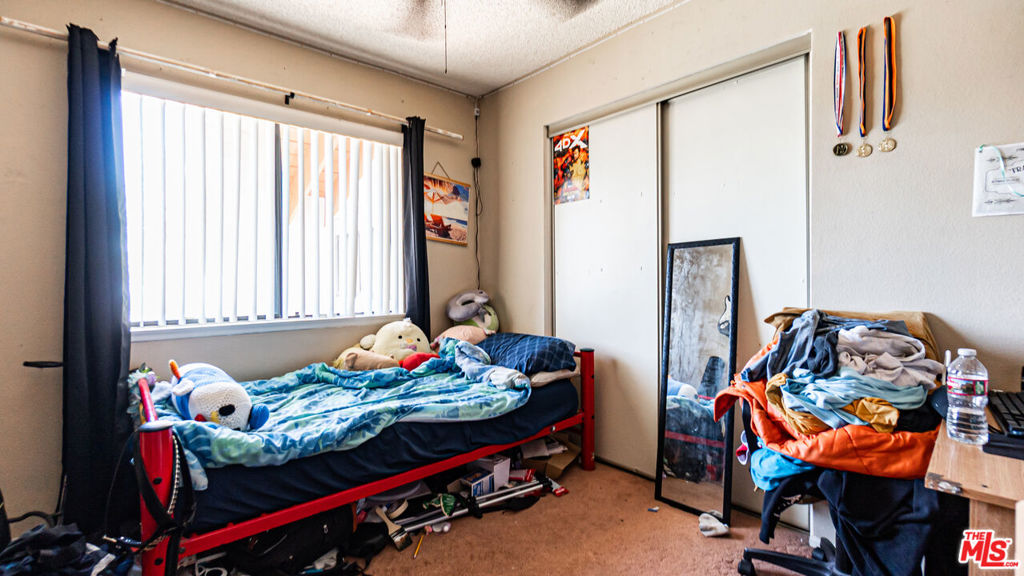 https://media.crmls.org/mediaz/8840c61f-e176-434c-b7d6-cbc708077c76.jpg?preset=X-Large