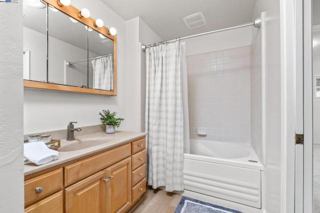 4749 Montreal Dr, San Jose CA: https://media.crmls.org/mediaz/8840fa47-45d6-44a4-a673-49e8b08dcd58.jpg