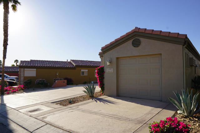 44451 Duckhorn Drive, Coachella CA: https://media.crmls.org/mediaz/8840ff0b-7049-4c99-9372-cda5df66617f.jpg