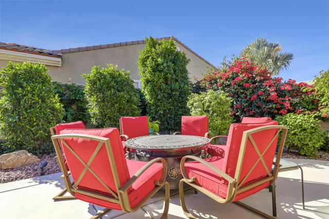 81025 Avenida Lorena, Indio CA: https://media.crmls.org/mediaz/884396e5-5e05-4f8c-b587-70d8501e2fed.jpg