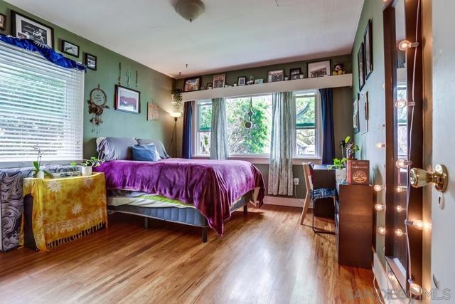1914 1916 Fern Street, San Diego CA: https://media.crmls.org/mediaz/8843989e-6e24-46dd-83db-982e51a11bf6.jpg