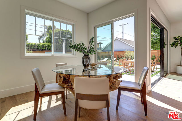 7733 Henefer Avenue, Los Angeles CA: https://media.crmls.org/mediaz/8844a2b9-9b21-4466-8d75-721ce98152b2.jpg