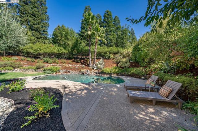 Image 38 of 48 For 952 Gray Fox Cir