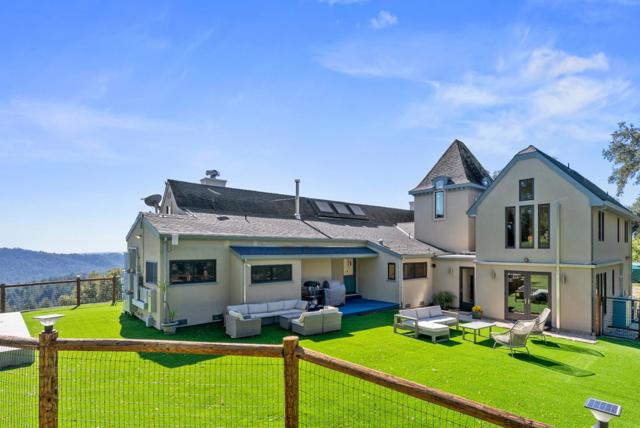 15220 Upper Ellen Road, Los Gatos CA: https://media.crmls.org/mediaz/8844f38d-2583-4c3d-8579-0b1559a0a4dc.jpg